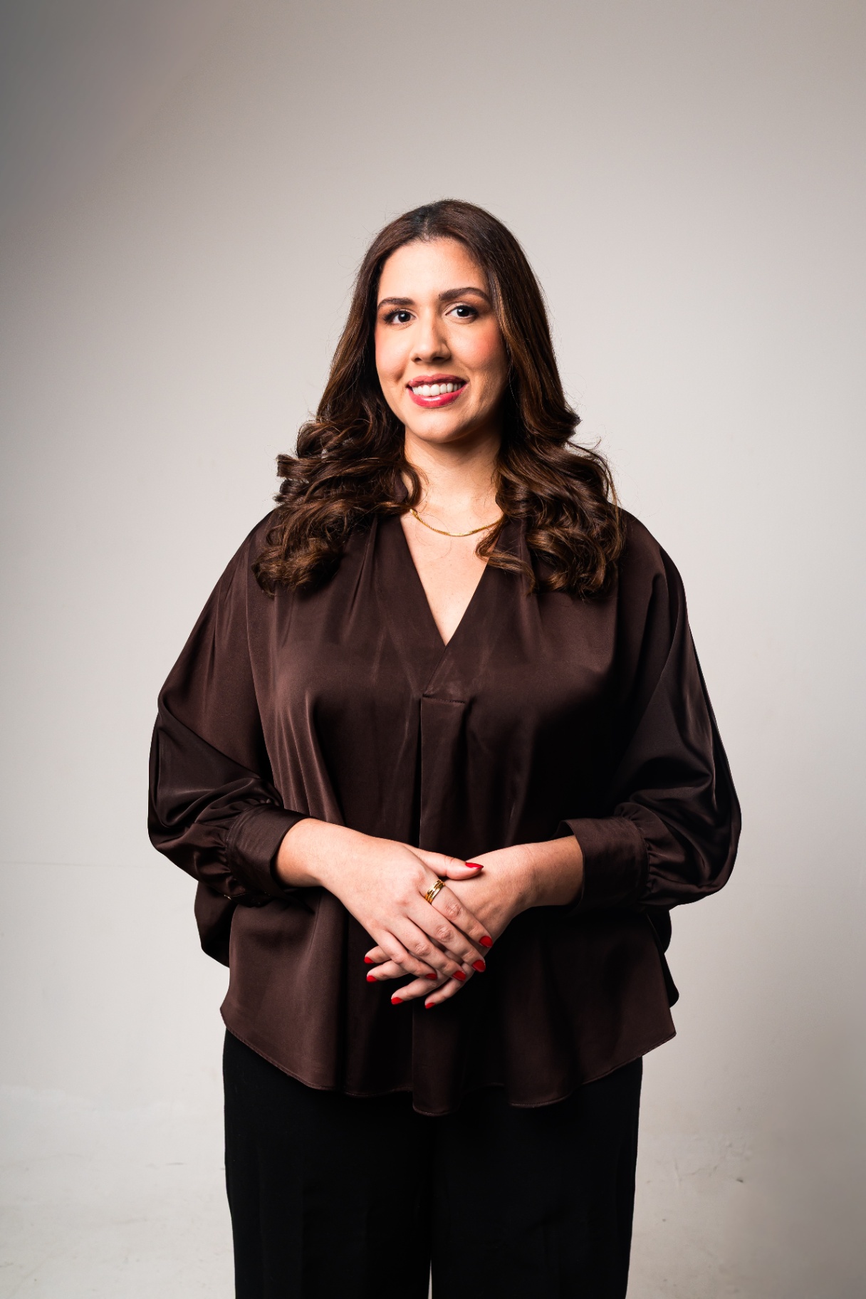 Retrato corporativo — blusa marrom