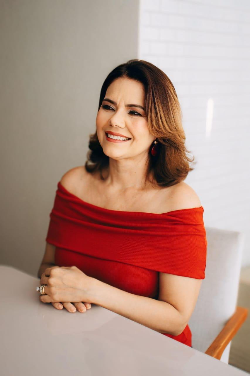 Retrato em vestido vermelho